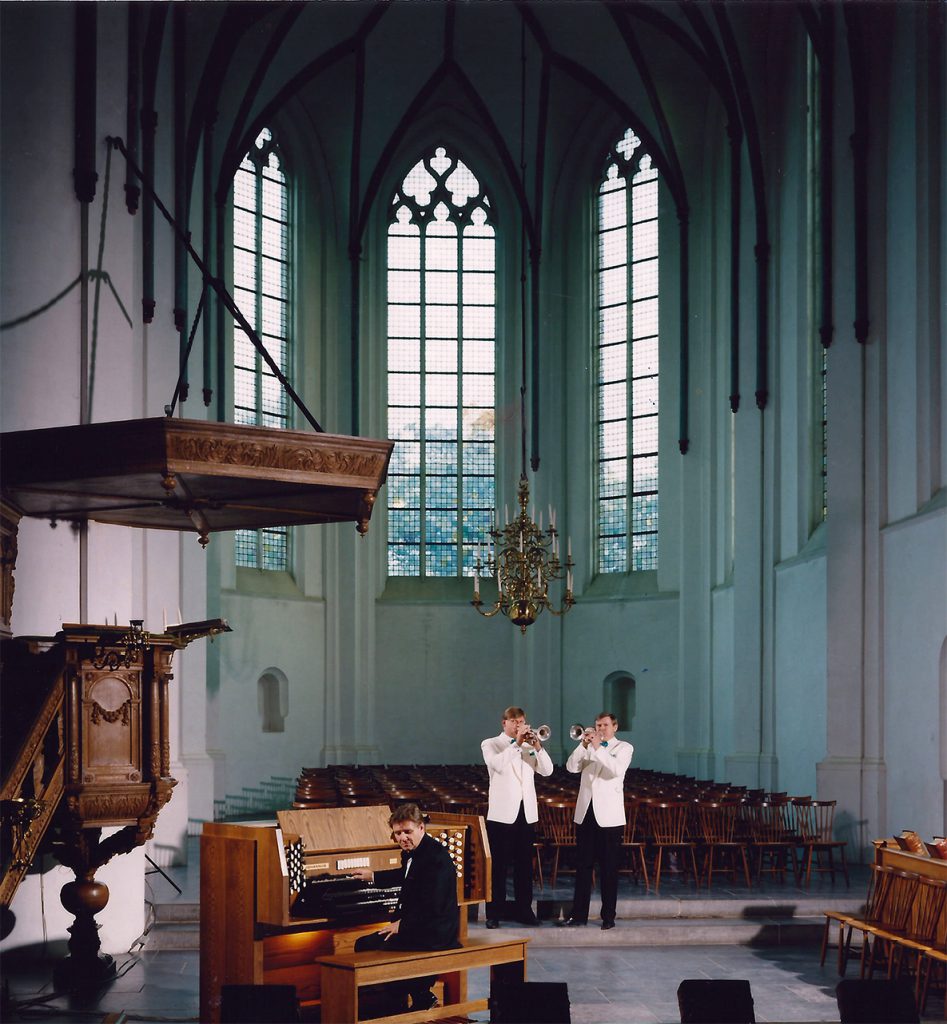 Deze afbeelding heeft een leeg alt-attribuut; de bestandsnaam is 01-GB-met-KJM-947x1024.jpg